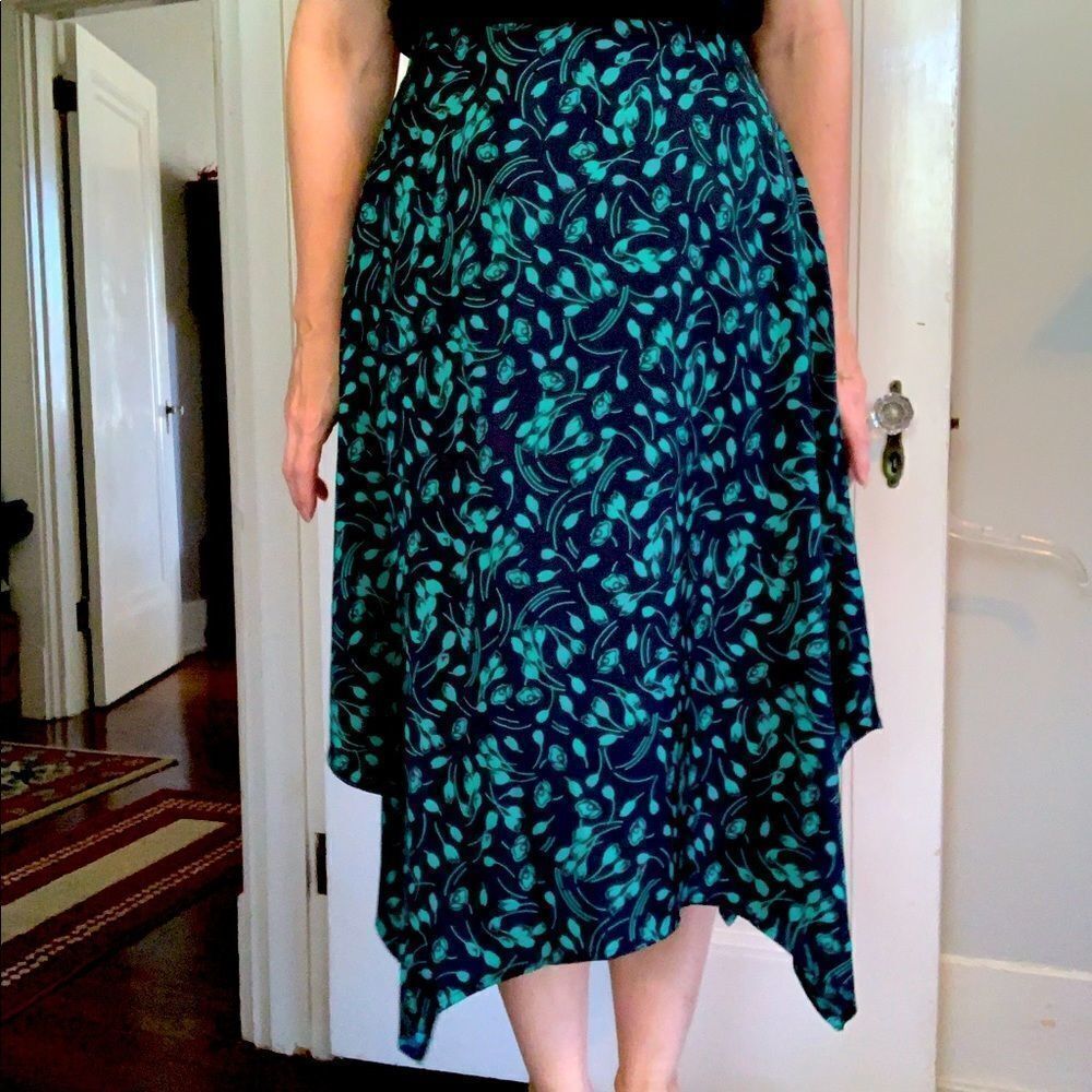 ‎Nwot Who What Wear black:green asymmetrical skirt